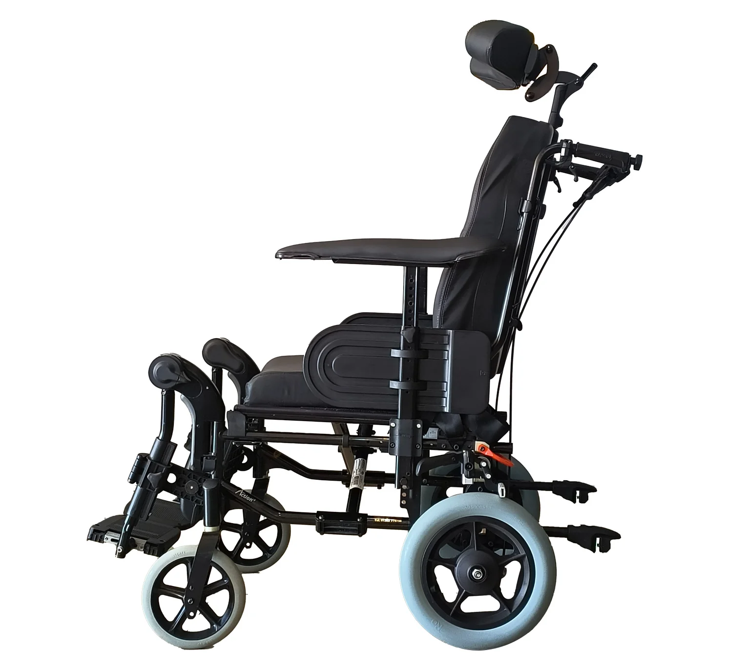 Invacare-Action-3-Comfort-Recliner-1-3 Invacare Action 3 Comfort Recliner - Image 1